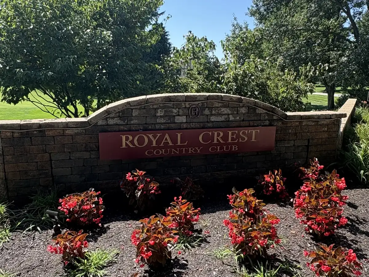 Royal Crest Country Club entrance in Walpole MA after commercial pressure washing